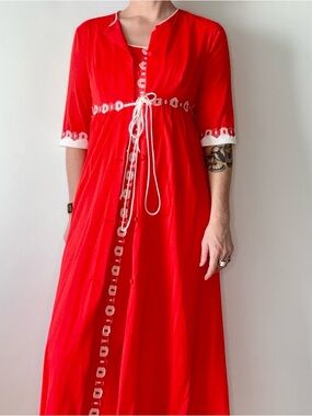 Vintage 1970s Robe and Slip dress set